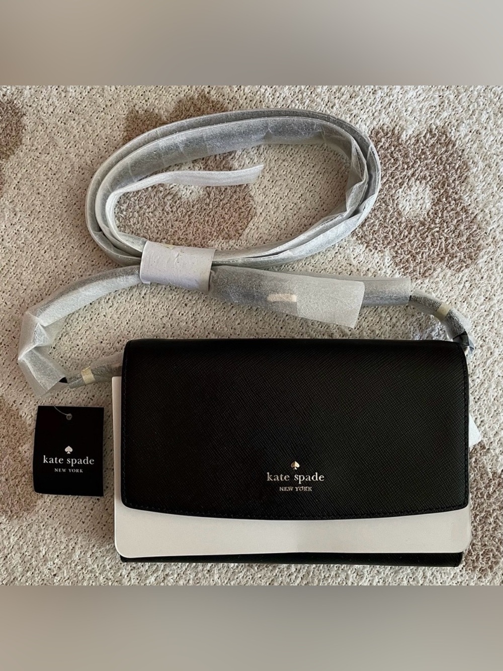 Kate Spade New York - Perry Saffiano Leather Crossbody Wallet (NWT)*
